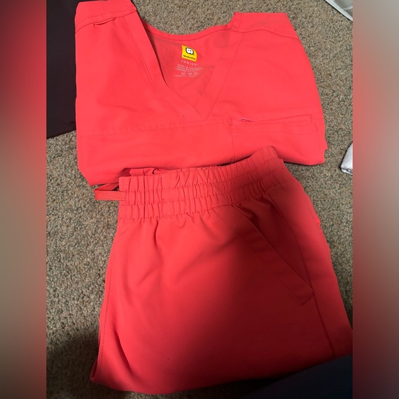 Women’s wonder wink scrub set - Picture 4 of 4